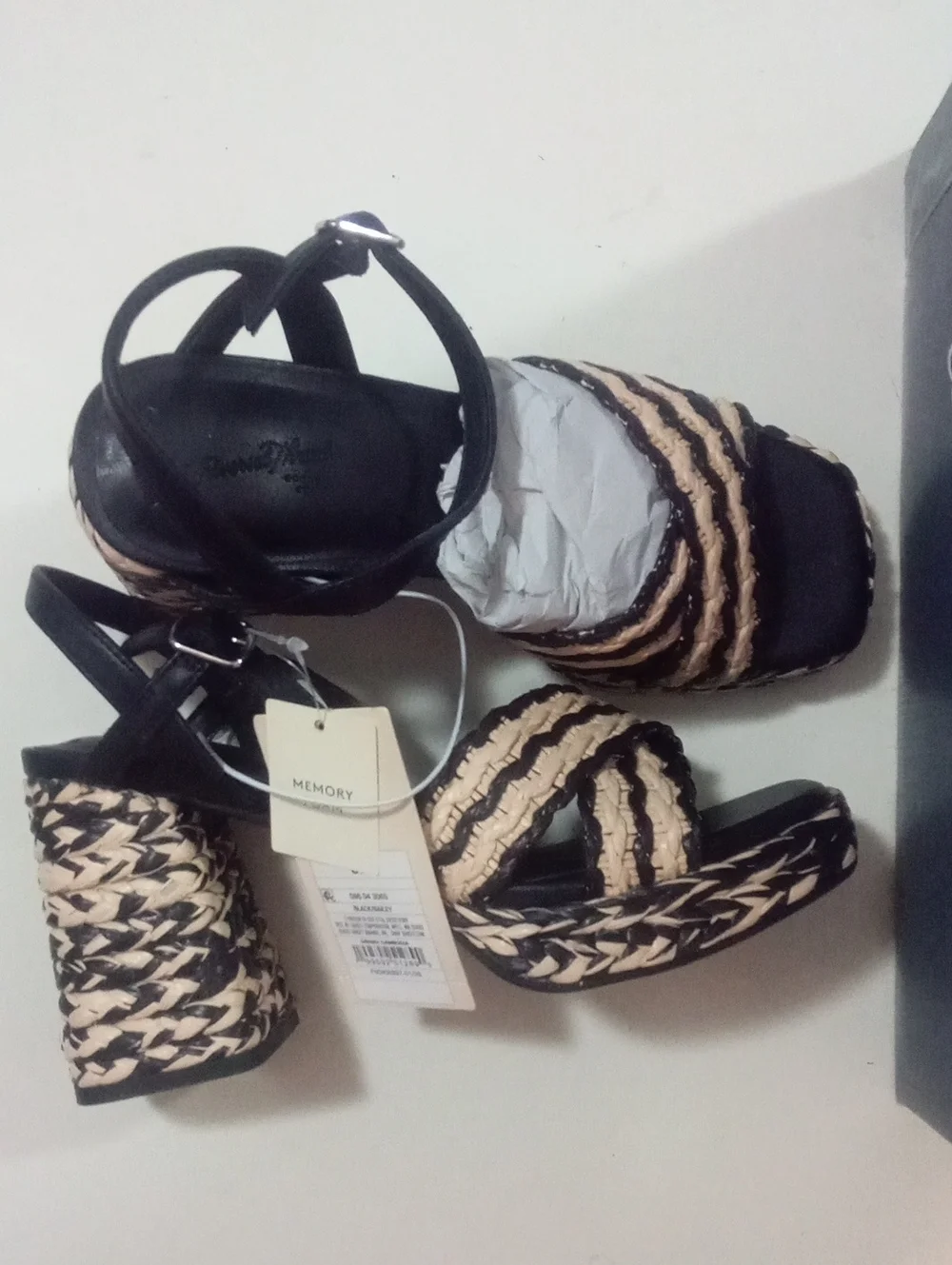 Universal Thread Bailey Black & Natural Woven Platform Sandals Sz 5 1/2 NWT $60